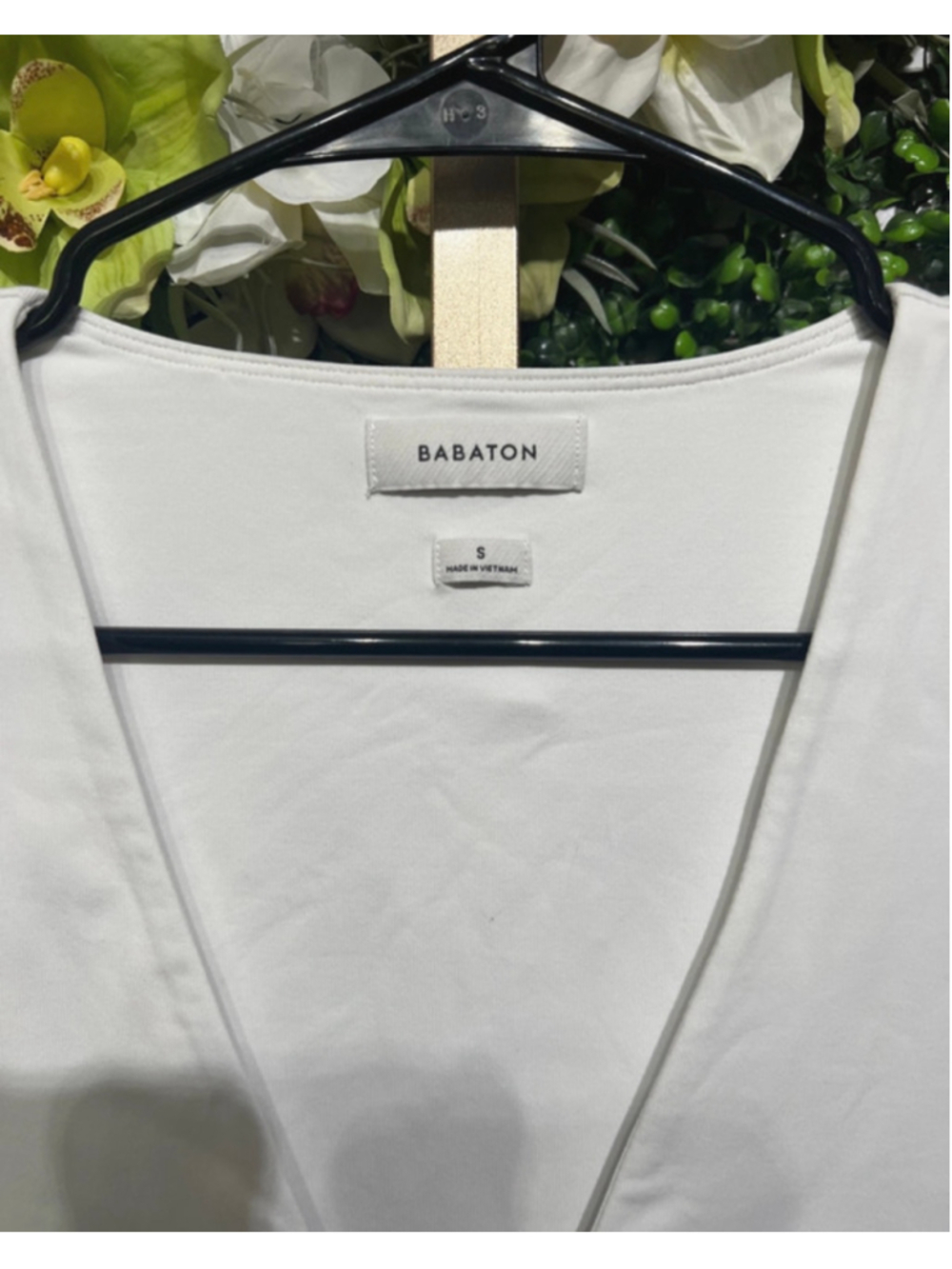 Babaton Aritzia Contour V Neck Long Sleeve Cropped Deep Plunge Neckline small - Picture 2 of 5